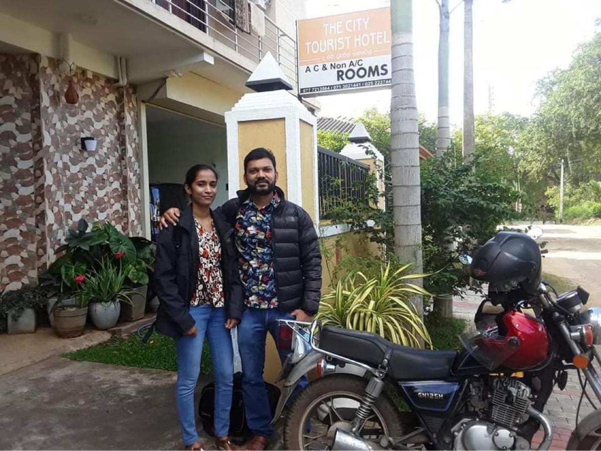 The City Tourist Hotel Anuradhapura Exterior photo