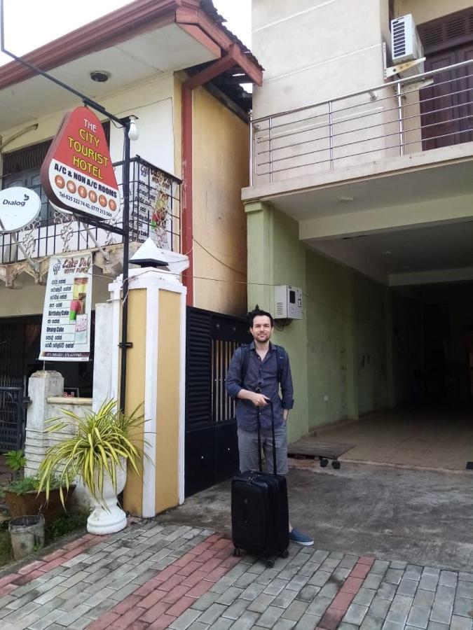 The City Tourist Hotel Anuradhapura Exterior photo