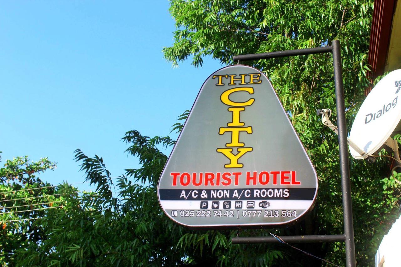 The City Tourist Hotel Anuradhapura Exterior photo
